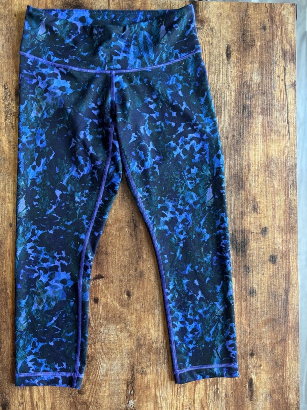 Lululemon crop bundle - 2 pair size 6